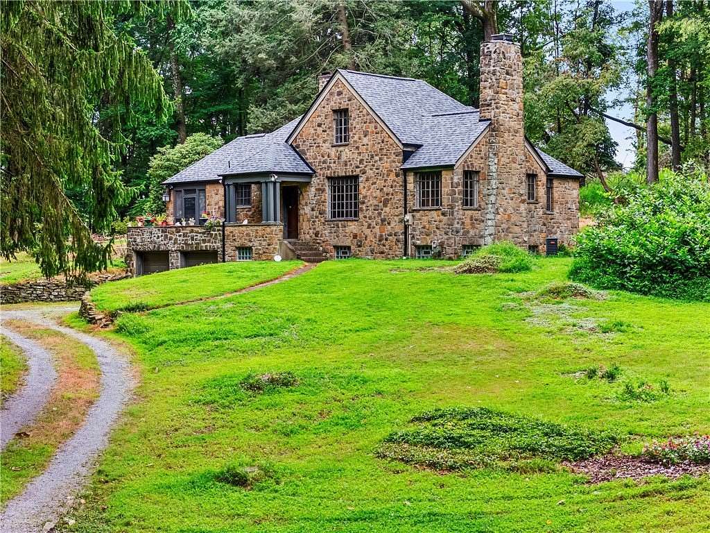 6.52 Acres of Residential Land with Home for Sale in Shaler Township, Pennsylvania