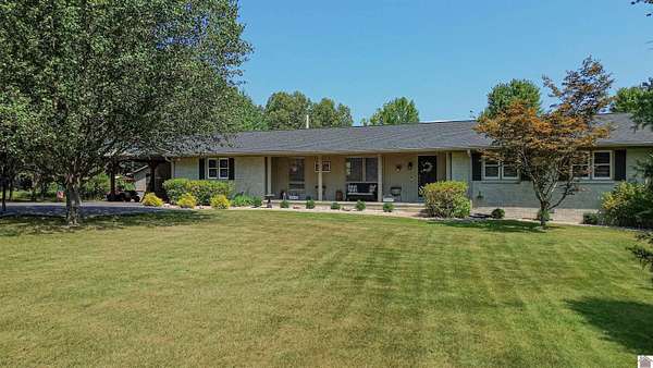 21.8 Acres of Agricultural Land with Home for Sale in Paducah, Kentucky