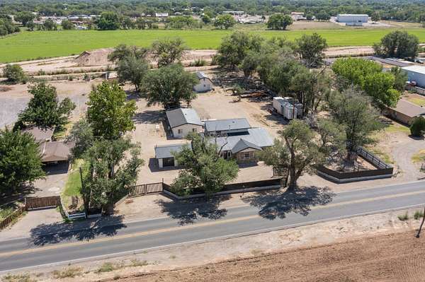 1.6 Acres of Improved Mixed-Use Land for Sale in Los Lunas, New Mexico