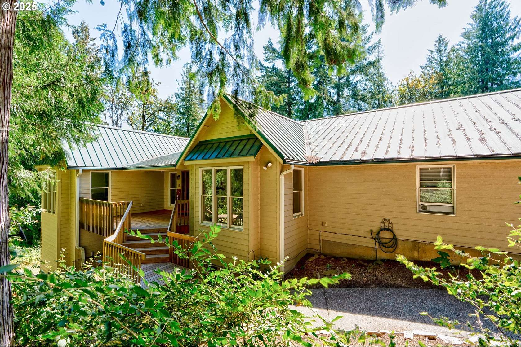 20 Acres of Land with Home for Sale in Beavercreek, Oregon