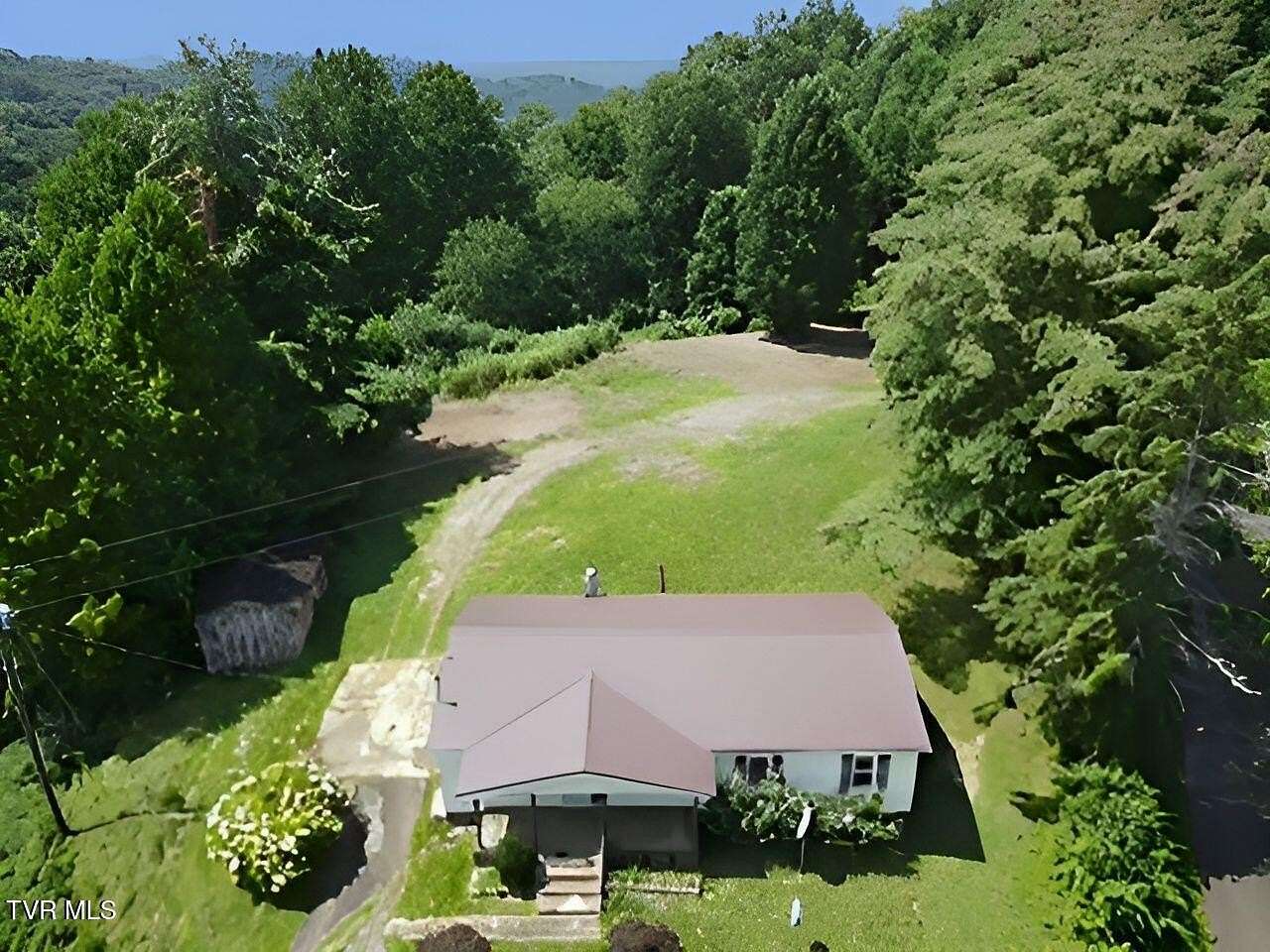 12 Acres of Land with Home for Auction in Clinchco, Virginia