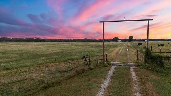274 Acres of Improved Land for Sale in Marlin, Texas