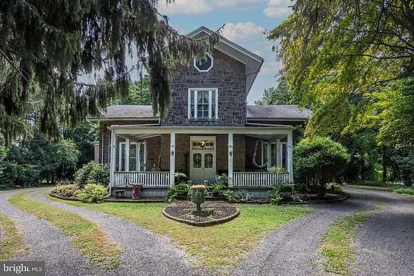 1.5 Acres of Residential Land with Home for Sale in Beverly, New Jersey