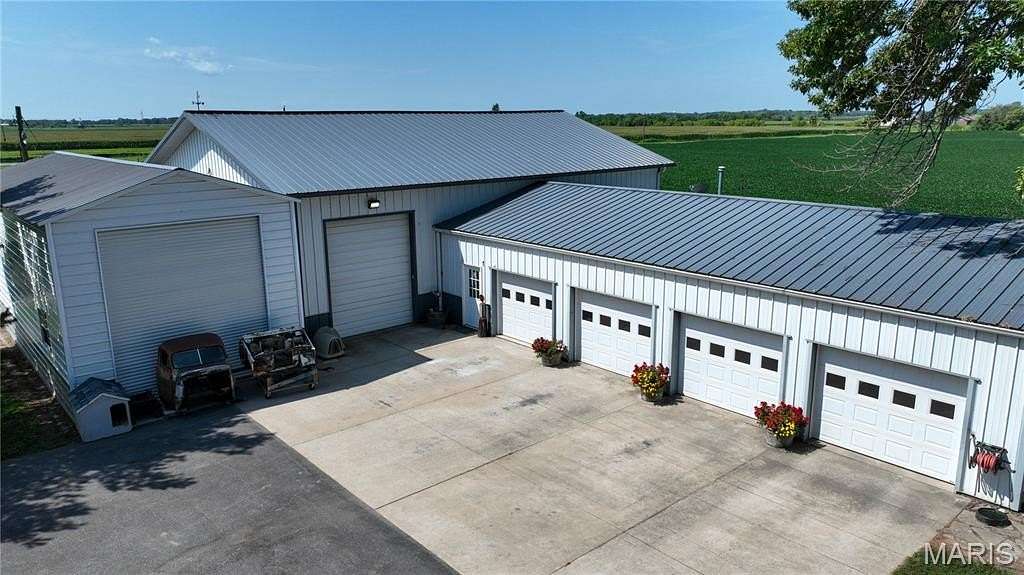 4 Acres of Residential Land with Home for Sale in Staunton, Illinois