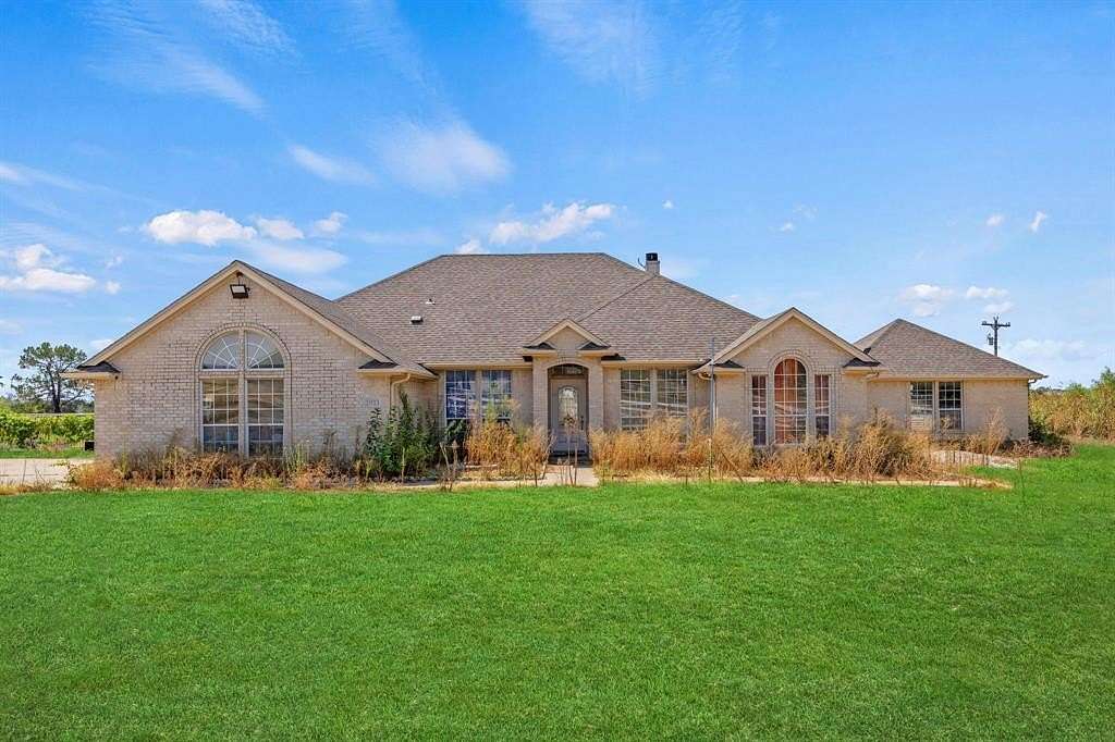 2.5 Acres of Residential Land with Home for Sale in Haslet, Texas