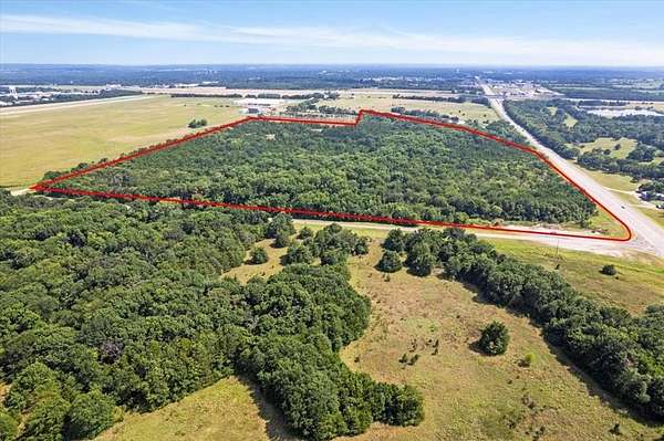52 Acres of Land for Sale in Bonham, Texas