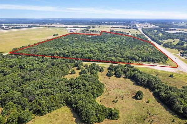 60 Acres of Land for Sale in Bonham, Texas