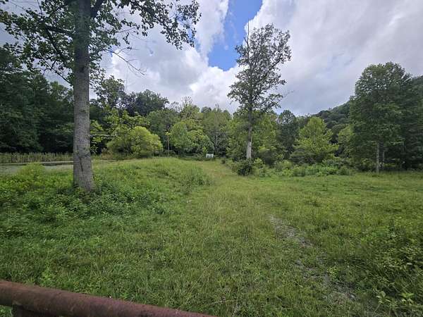 9.61 Acres of Land for Sale in Middlesboro, Kentucky