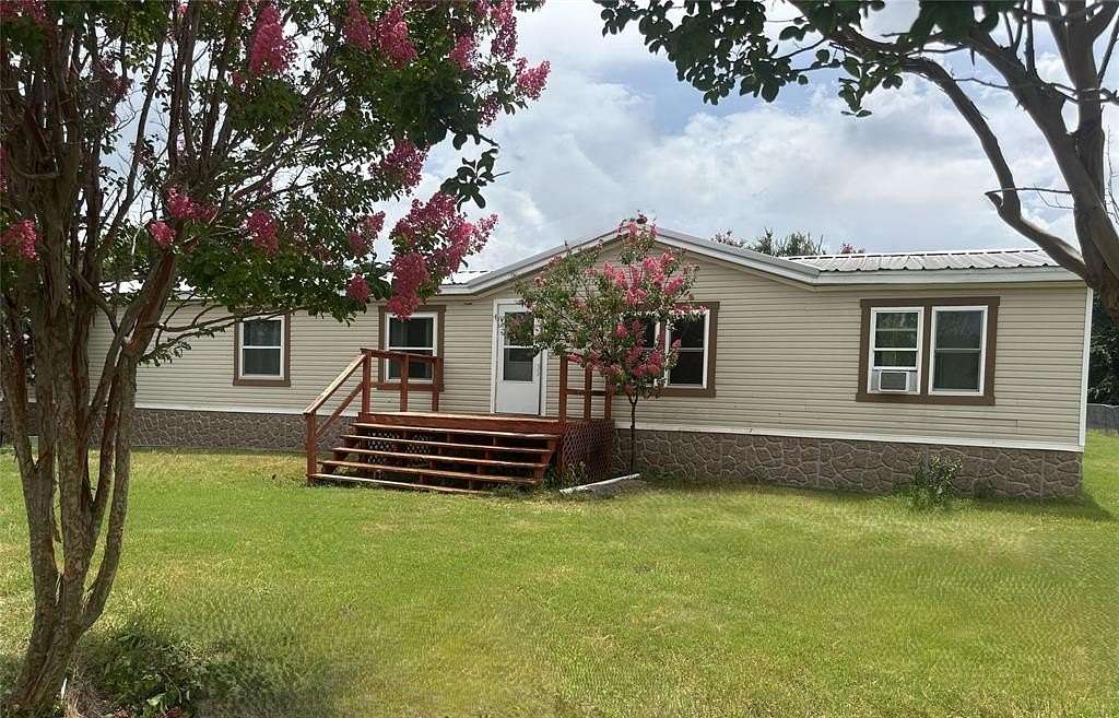 5.79 Acres of Residential Land with Home for Sale in Waxahachie, Texas