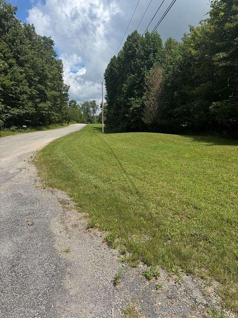2 Acres of Residential Land for Sale in Sparta, Tennessee