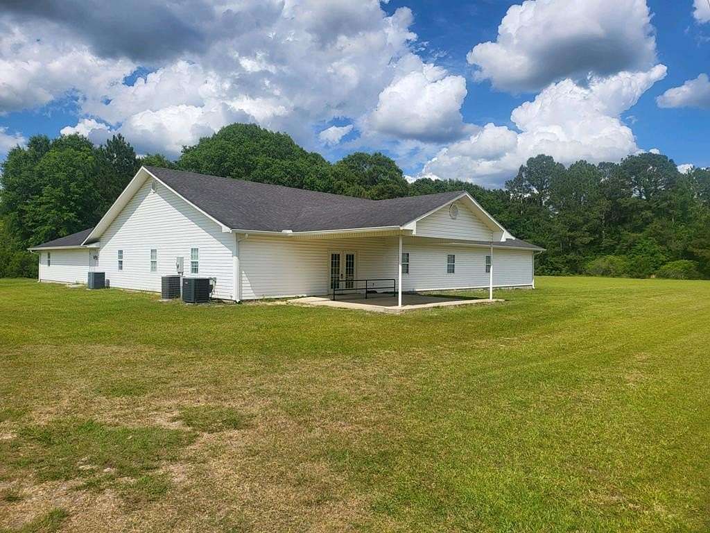 2.16 Acres of Improved Commercial Land for Sale in Nashville, Georgia