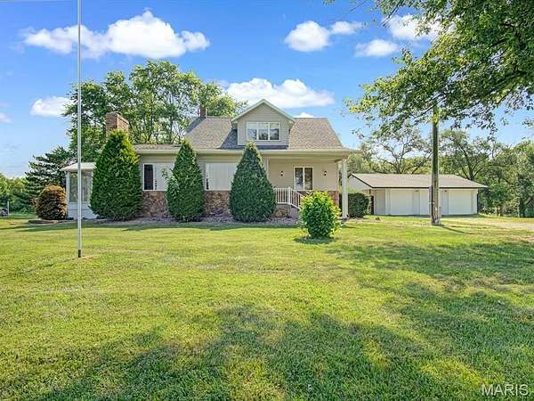 10 Acres of Residential Land with Home for Sale in New Athens, Illinois