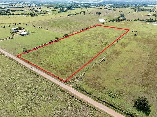 10 Acres of Agricultural Land for Sale in Fayetteville, Texas