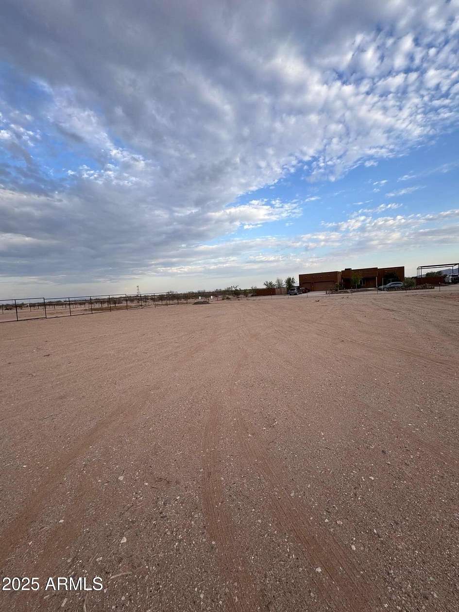 1 Acre of Residential Land for Sale in Wittmann, Arizona