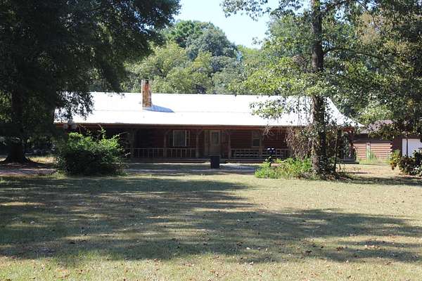 10 Acres of Residential Land with Home for Sale in Nashville, Arkansas