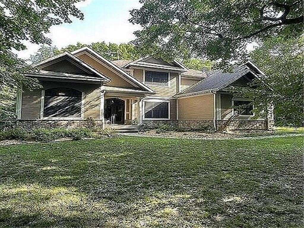 4.83 Acres of Residential Land with Home for Sale in Mazeppa Township, Minnesota