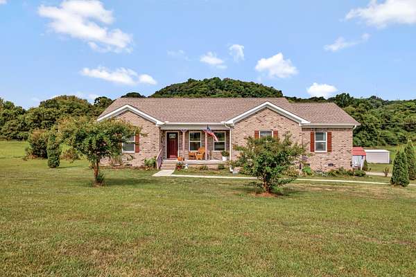 6.5 Acres of Residential Land with Home for Sale in Columbia, Tennessee