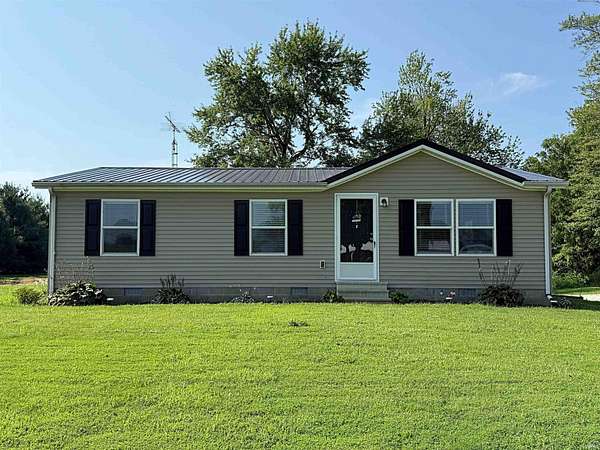 2 Acres of Residential Land with Home for Sale in Washington, Indiana