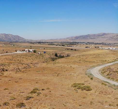 2.35 Acres of Residential Land for Sale in Tehachapi, California