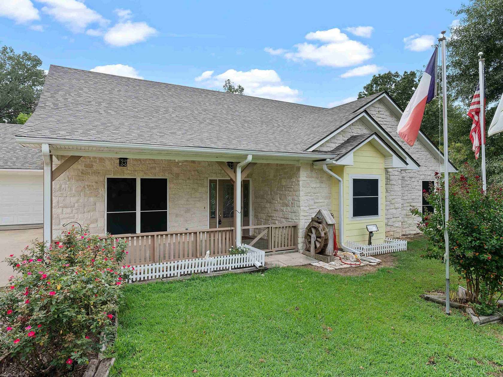 10 Acres of Residential Land with Home for Sale in Long Branch, Texas