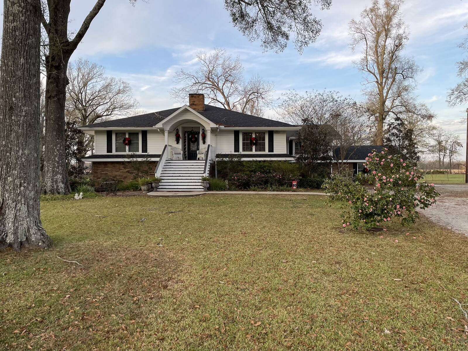 6 Acres of Land with Home for Sale in Jonesville, Louisiana