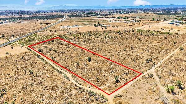 3.72 Acres of Land for Sale in Phelan, California