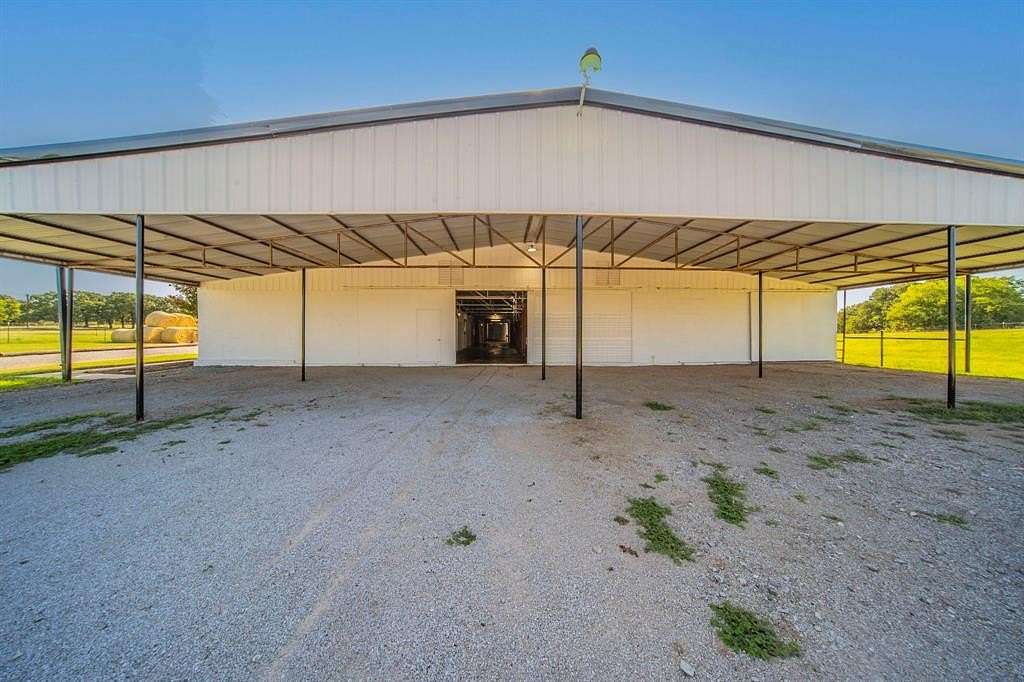 3 Acres of Land with Home for Lease in Decatur, Texas
