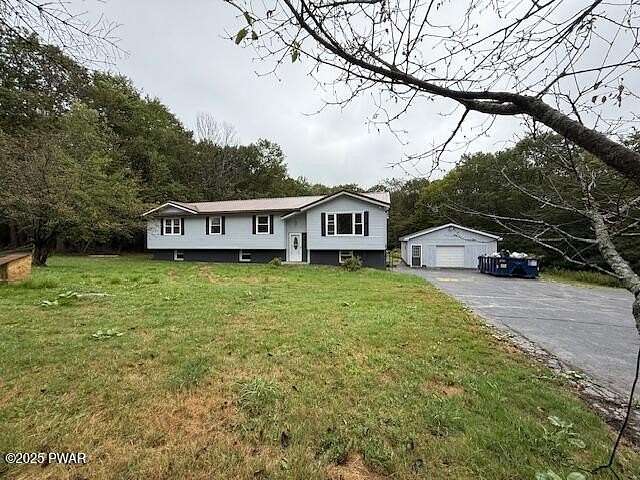 1.5 Acres of Residential Land with Home for Sale in Clifford Township, Pennsylvania