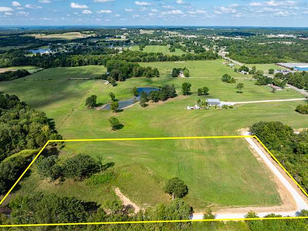 6 Acres of Recreational Land for Sale in Cave City, Arkansas