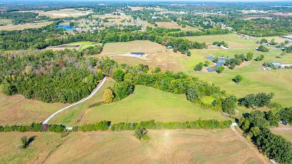 8 Acres of Recreational Land for Sale in Cave City, Arkansas