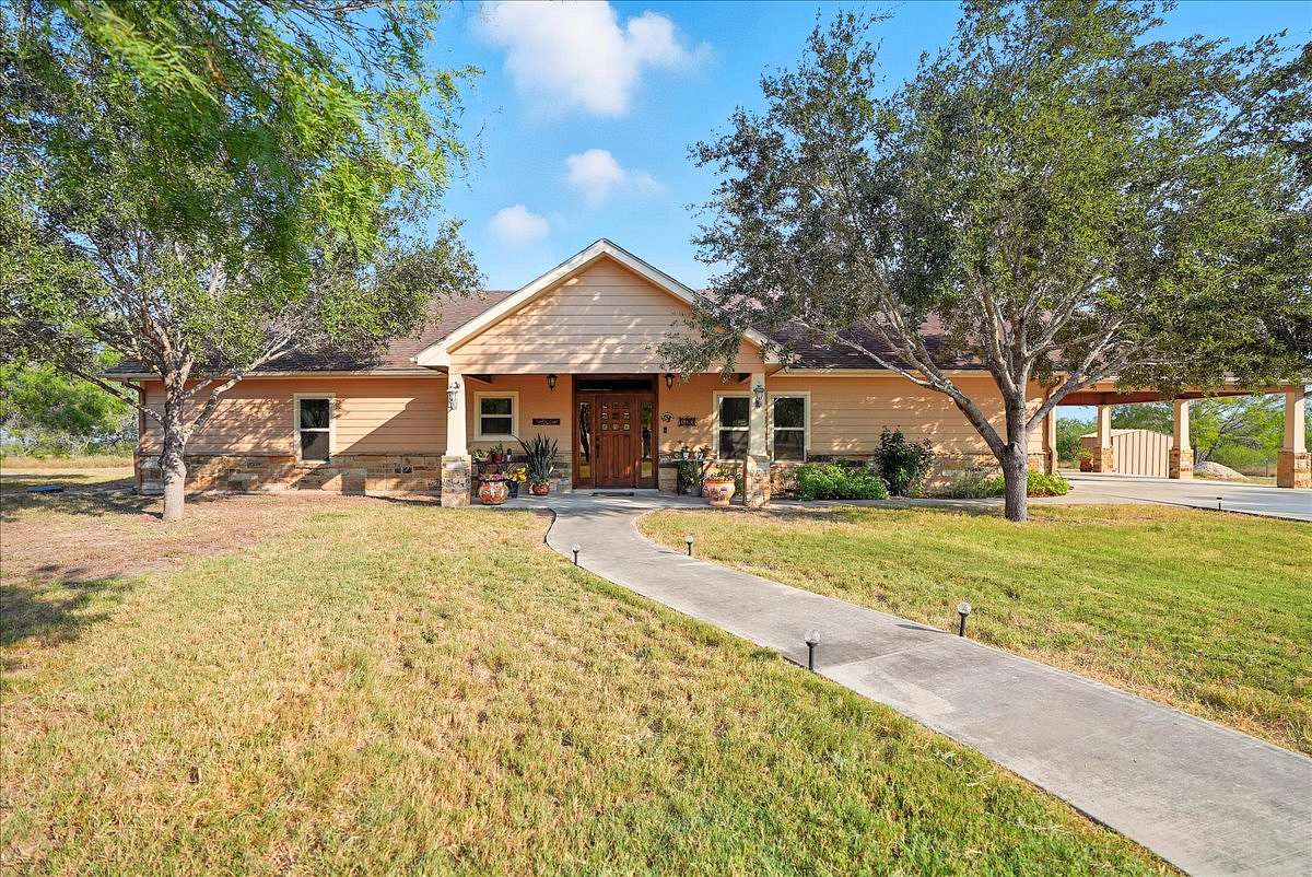 4 Acres of Residential Land with Home for Sale in George West, Texas