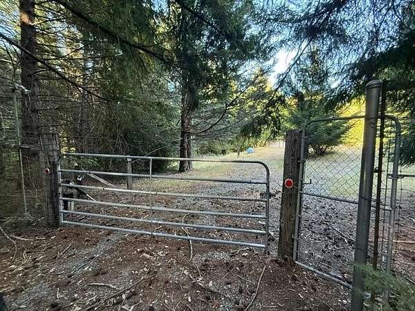 21 Acres of Recreational Land for Sale in Honeydew, California