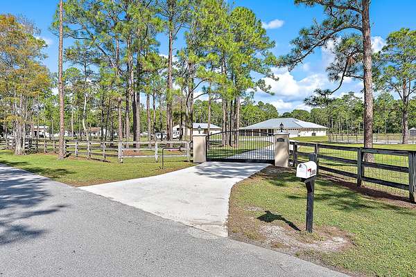 5.22 Acres of Land with Home for Sale in Palm Beach Gardens, Florida