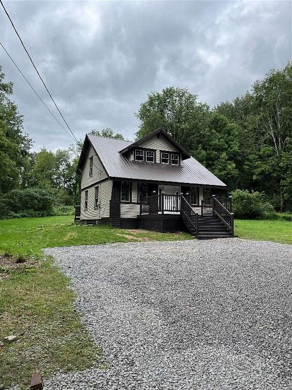 1.6 Acres of Residential Land with Home for Sale in Conneaut Lake, Pennsylvania