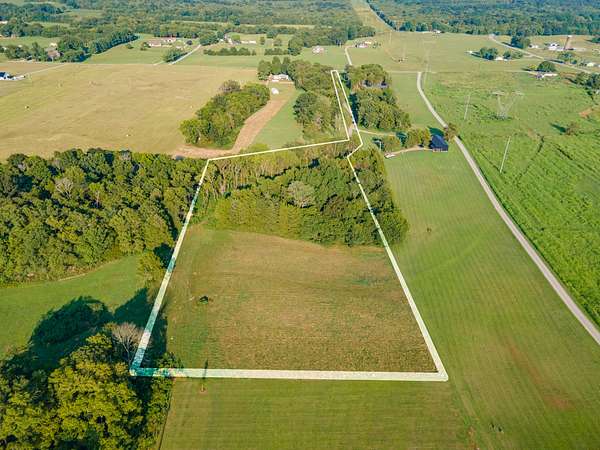 5 Acres of Residential Land for Sale in Chapel Hill, Tennessee