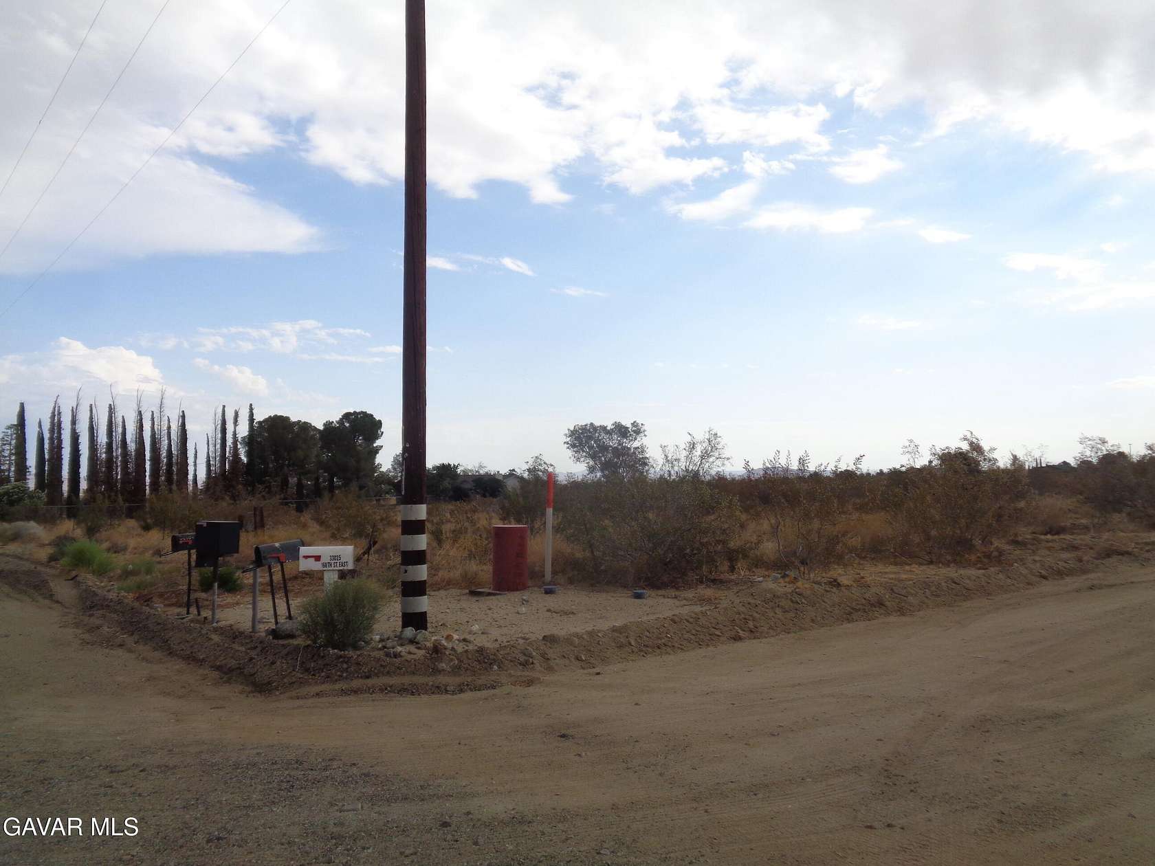 4.69 Acres of Land for Sale in Palmdale, California