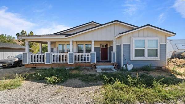 2.46 Acres of Residential Land with Home for Sale in Kennewick, Washington