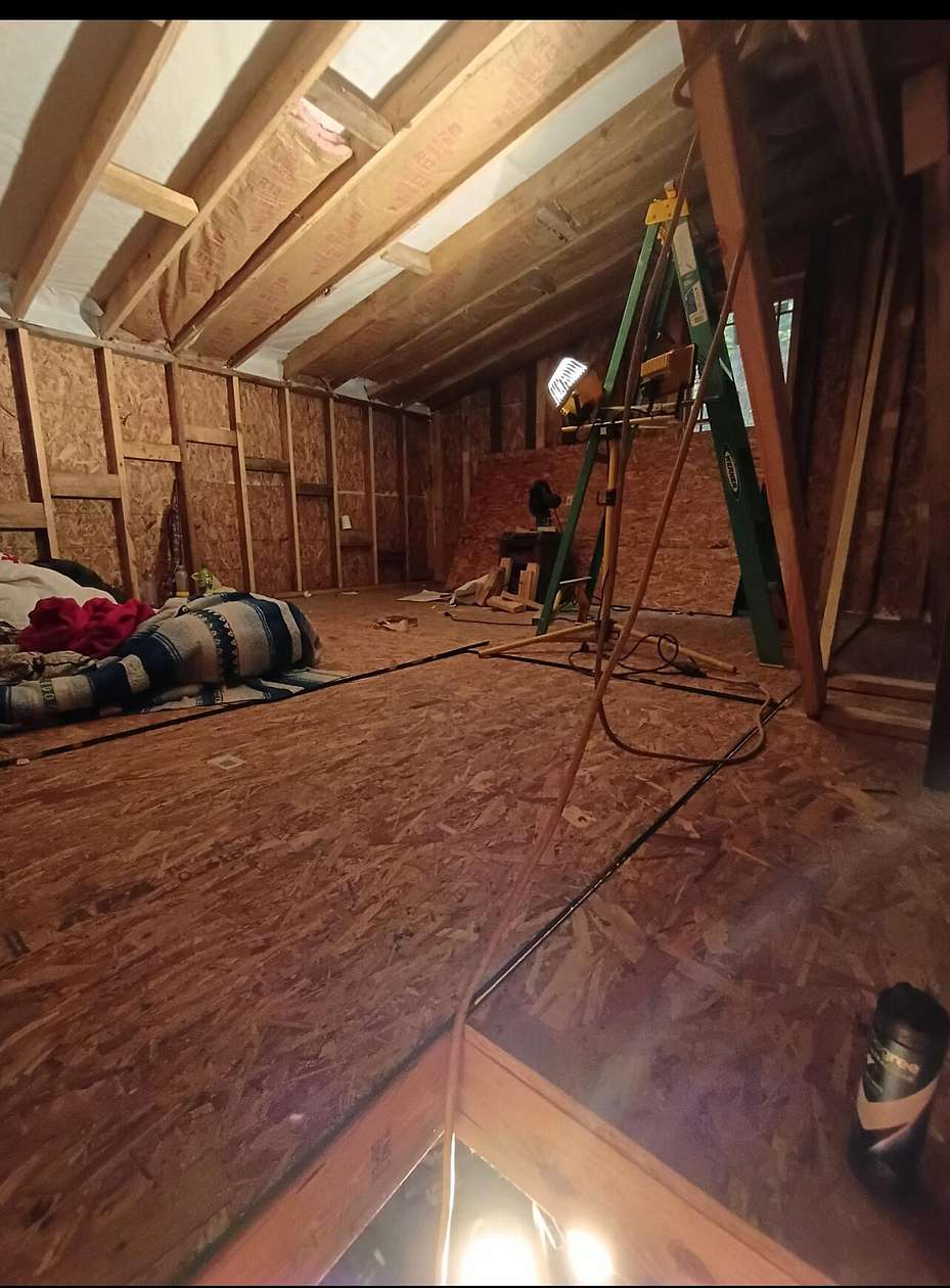 20 Acres of Land with Home for Sale in Clay City, Kentucky