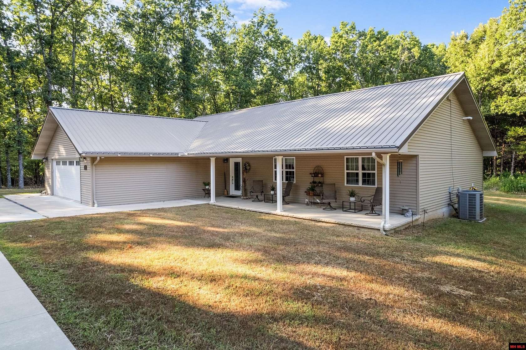 3.45 Acres of Residential Land with Home for Sale in Flippin, Arkansas