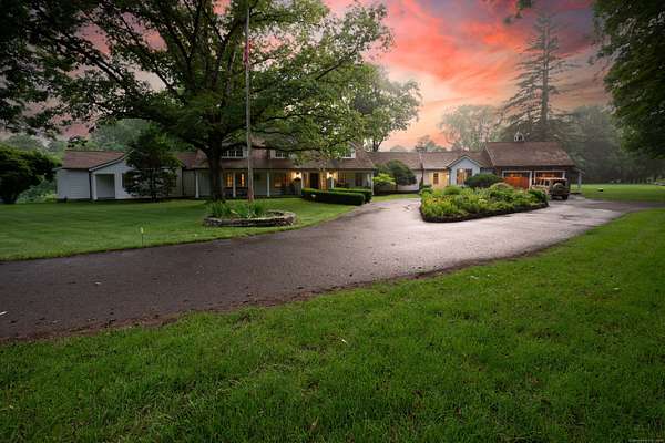 3.62 Acres of Residential Land with Home for Sale in Woodbury, Connecticut