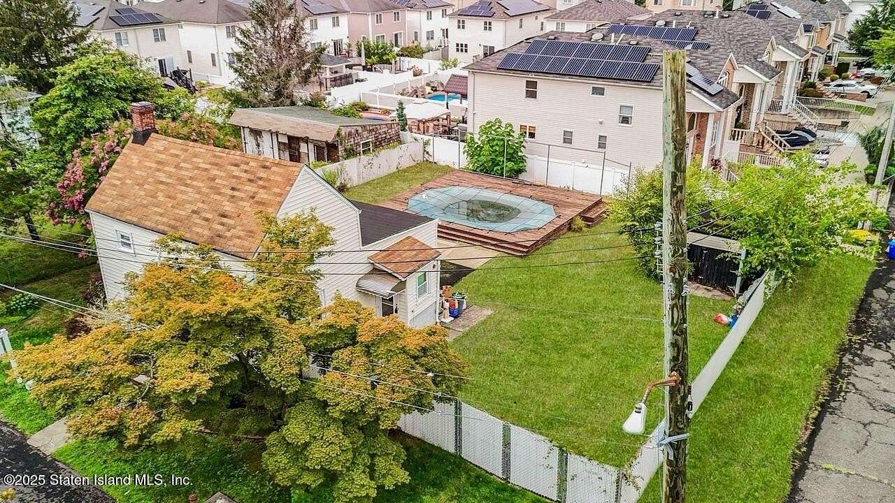 0.17 Acres of Residential Land for Sale in Staten Island, New York