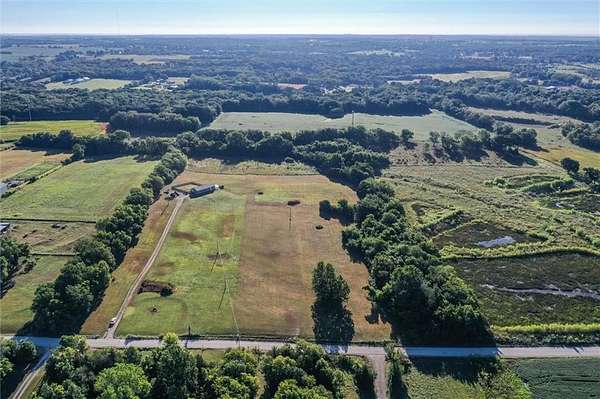5 Acres of Residential Land for Sale in Tonganoxie, Kansas