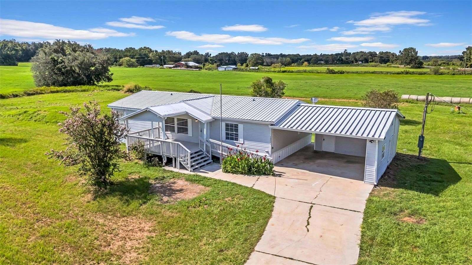 1.59 Acres of Residential Land with Home for Sale in Dade City, Florida