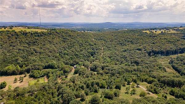31.6 Acres of Recreational & Residential Land for Sale in Fayetteville, Arkansas