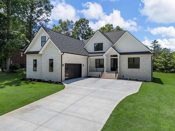 2 Acres of Residential Land with Home for Sale in Boiling Springs, South Carolina