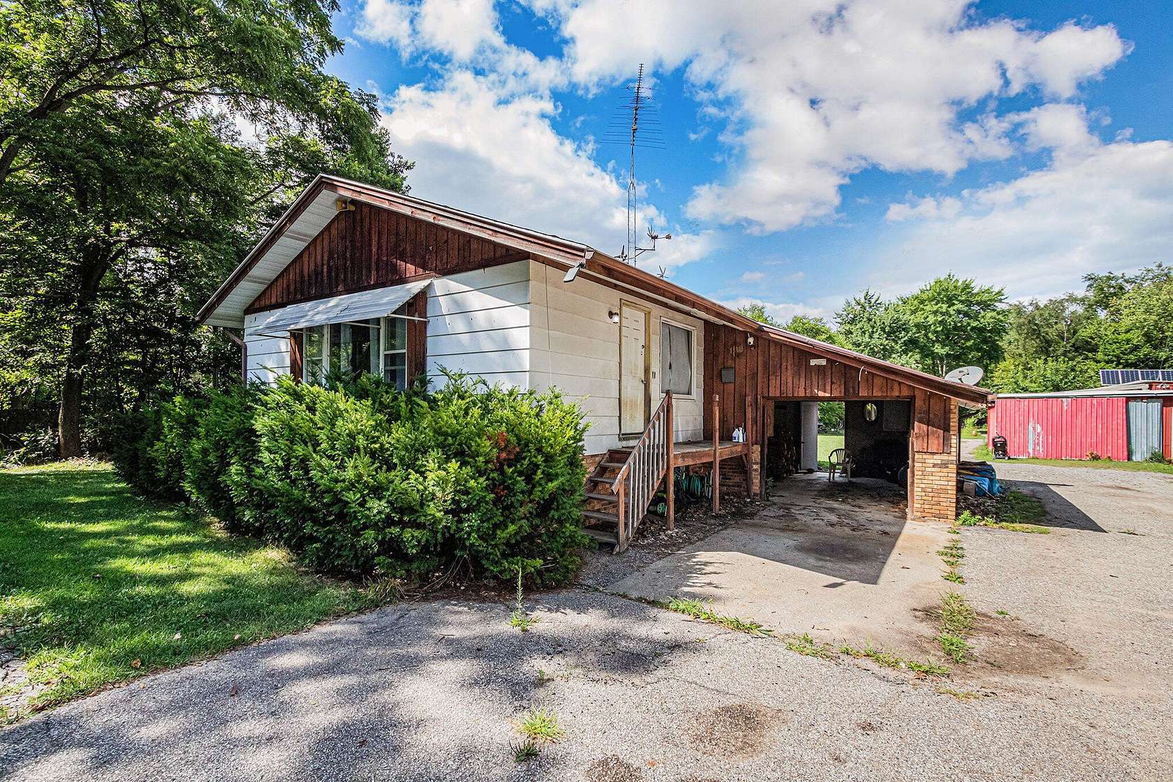 5 Acres of Residential Land with Home for Sale in Dowagiac, Michigan