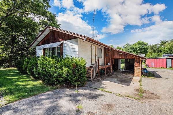 5 Acres of Residential Land with Home for Sale in Dowagiac, Michigan