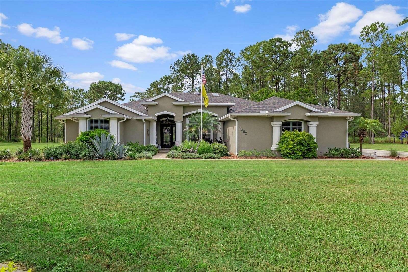 1.53 Acres of Residential Land with Home for Sale in Beverly Hills, Florida