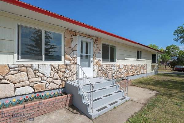 3.14 Acres of Residential Land with Home for Sale in Anaconda, Montana