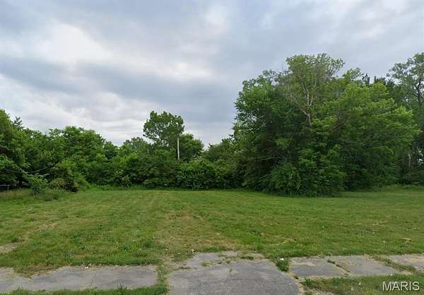 0.95 Acres of Residential Land for Sale in East St. Louis, Illinois
